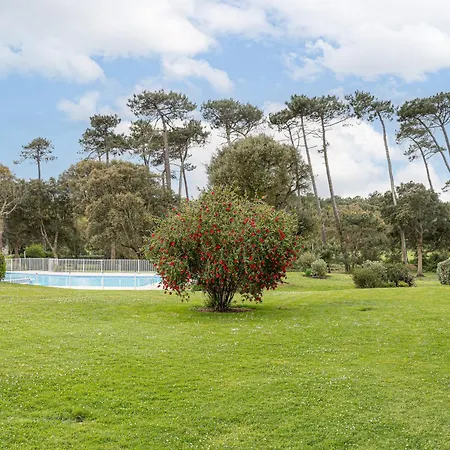 Moderne Avec Piscine Apartmán